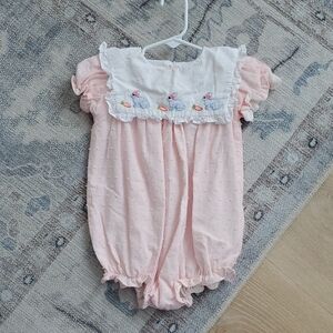 Cecil & Lou Baby Girls Swiss Dot Embroidered Bunny Romper Bubble Sz24m